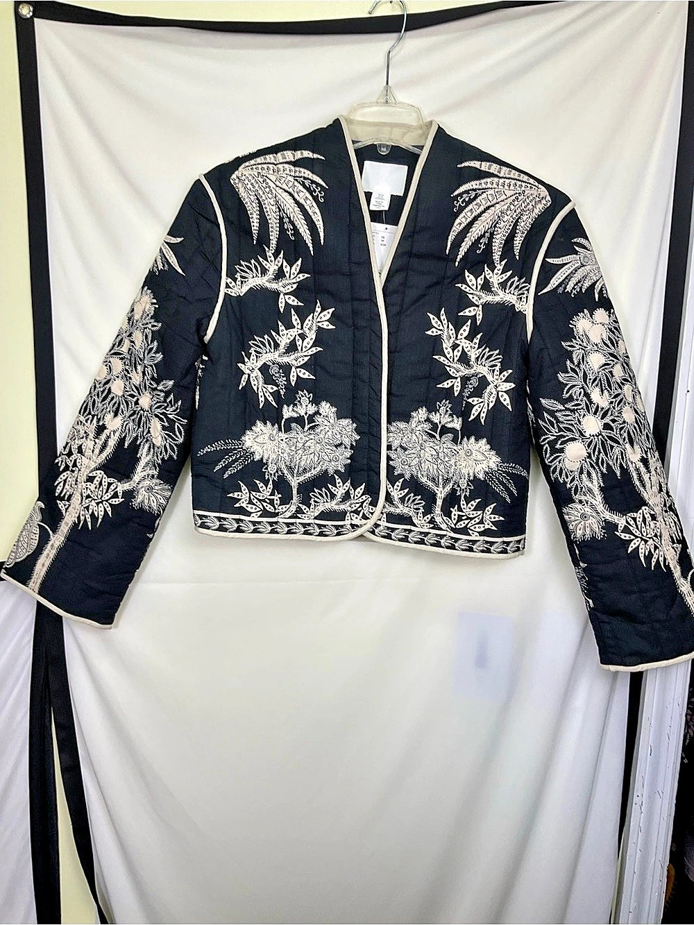 H&M THERMOLITE® Quilted Jacket Embroidered Floral Jacket in Black & White